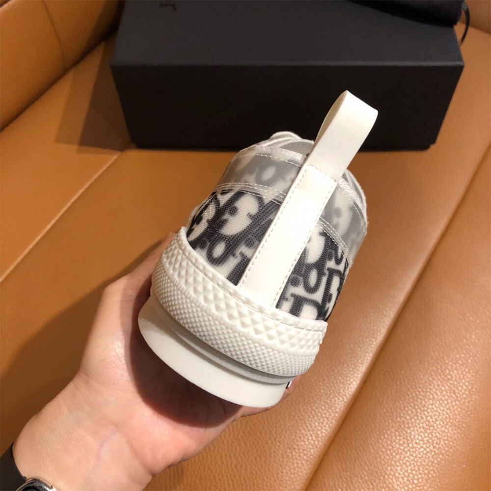 B23 LOW-TOP SNEAKER