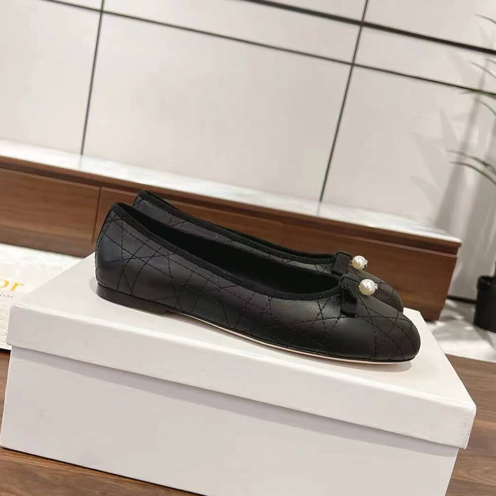 D10r Ballet Flat