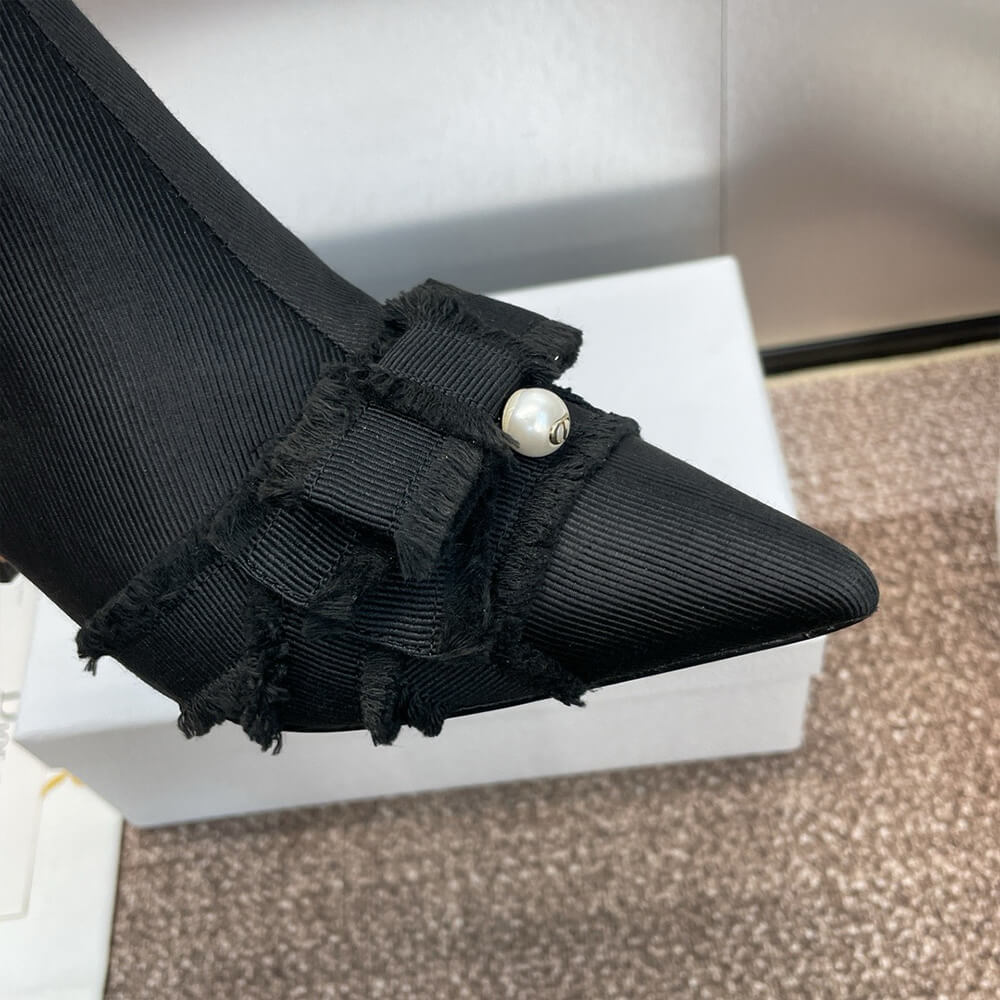 D10r AD10rable Heeled Ankle Boot