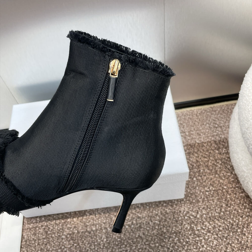 D10r AD10rable Heeled Ankle Boot