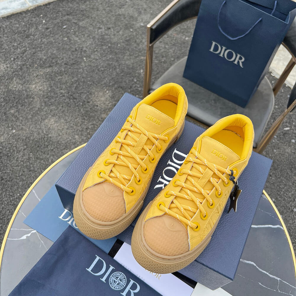 D10r B33 Sneaker