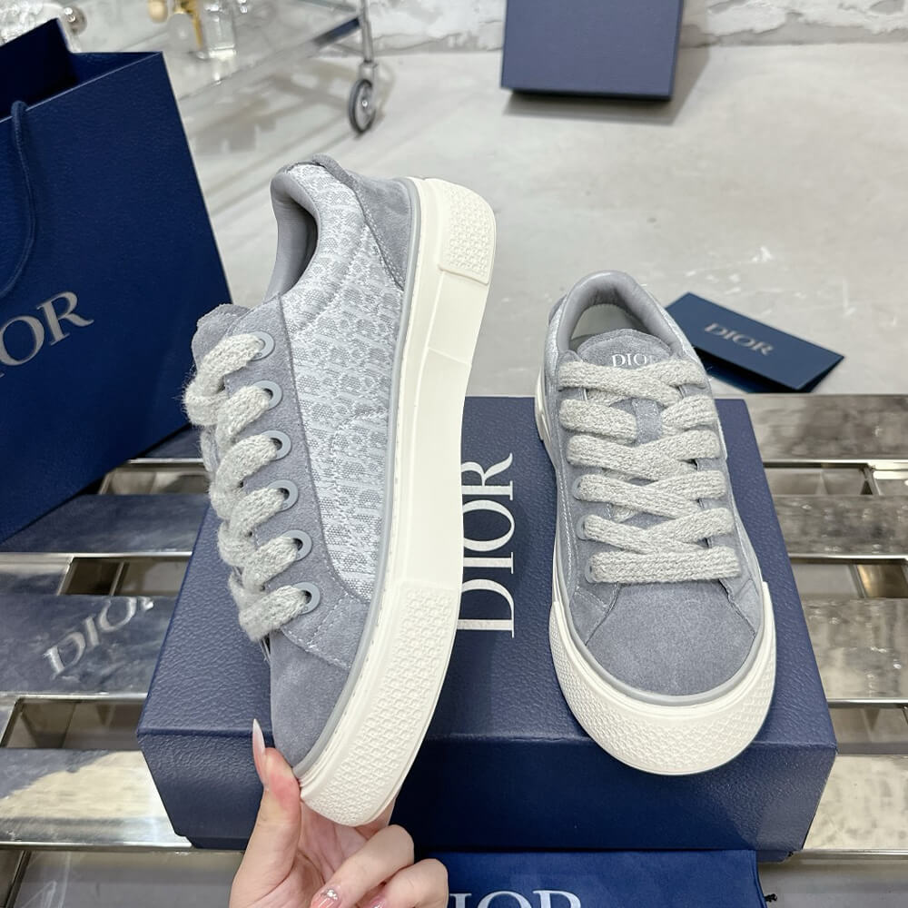D10r B33 Sneaker