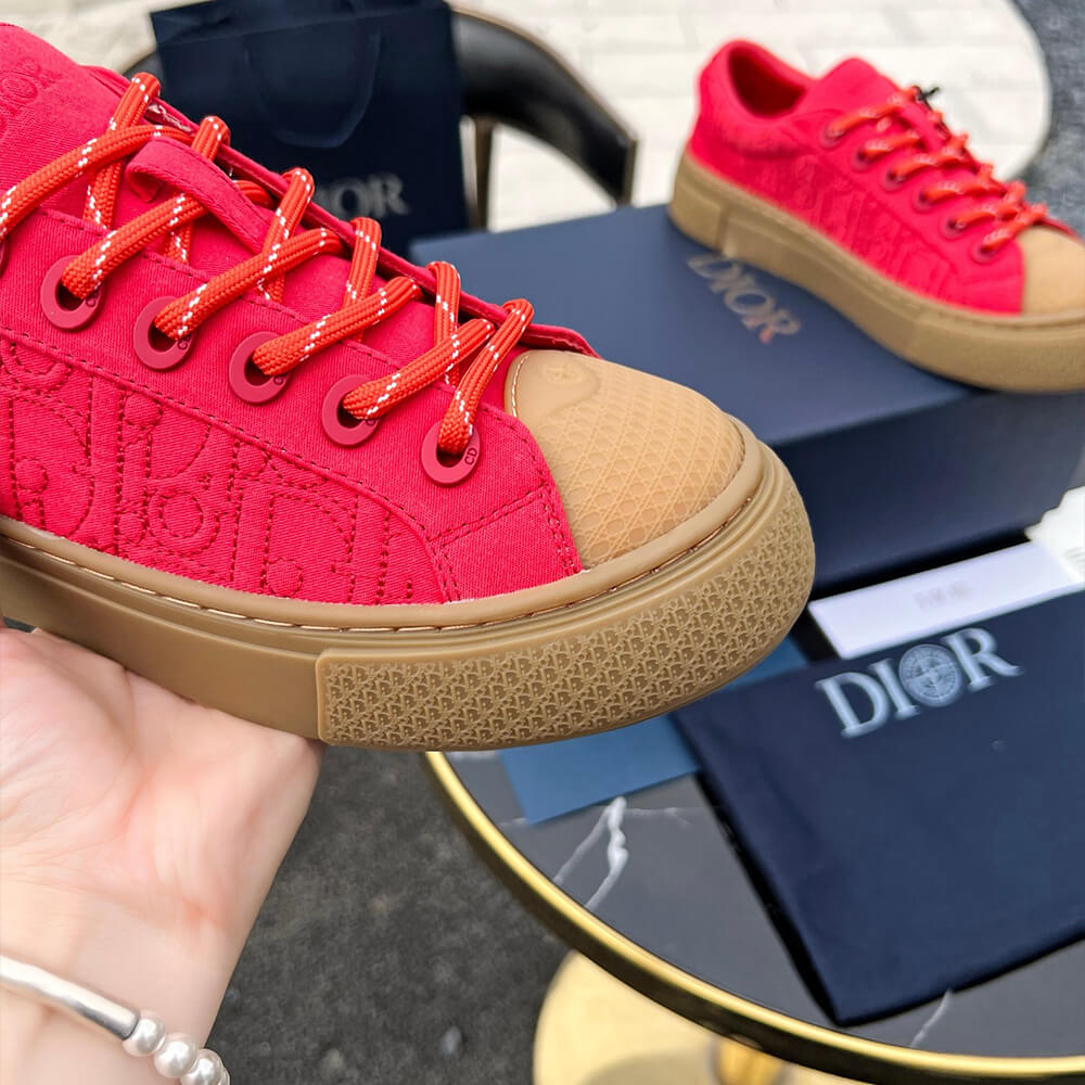 D10r B33 Sneaker