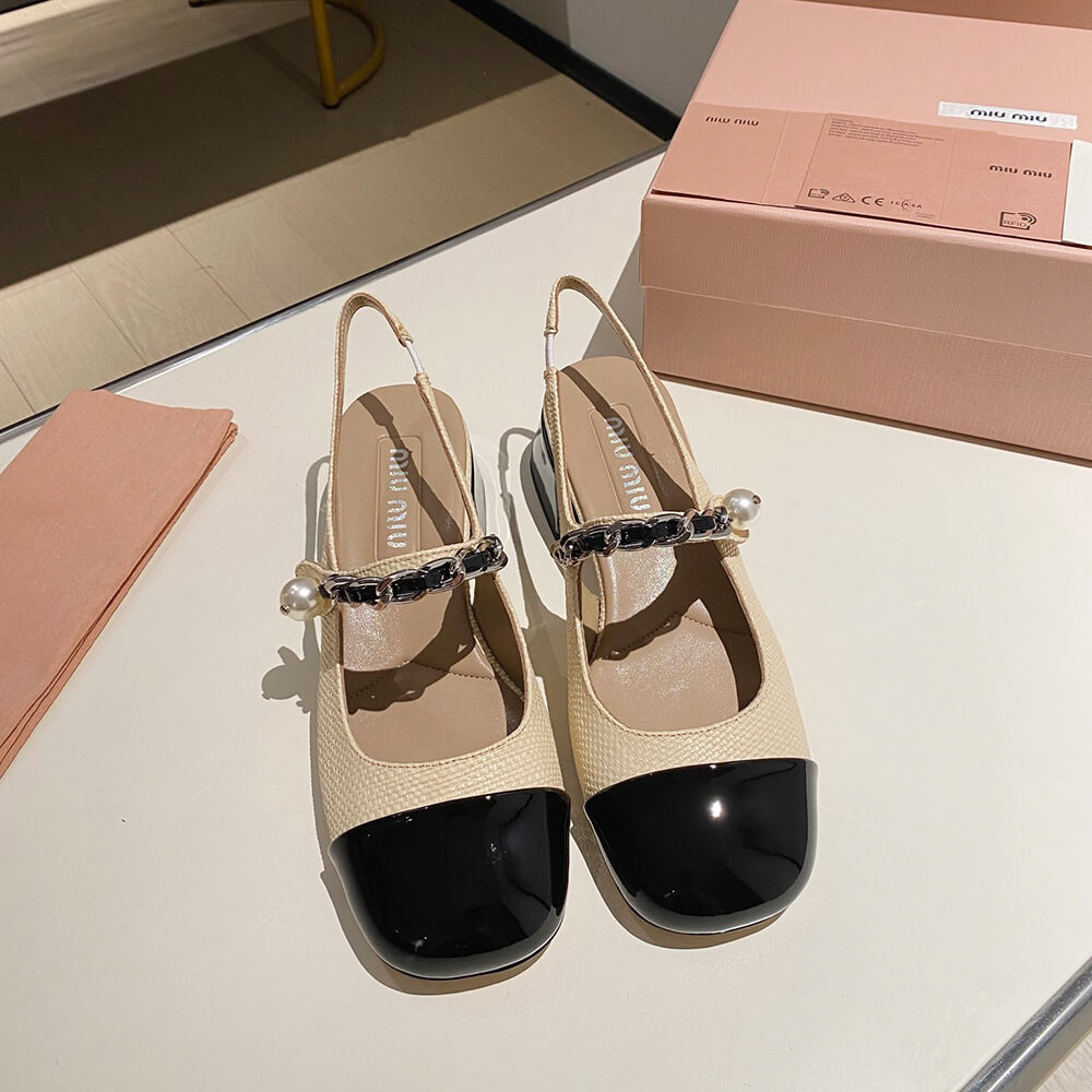 M1um1u Patent leather and raffia slingback pumps
