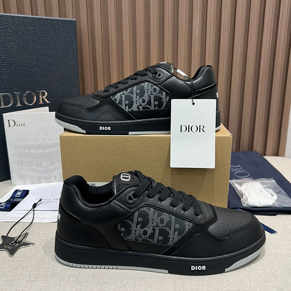 D10r B27 Low-Top Sneaker