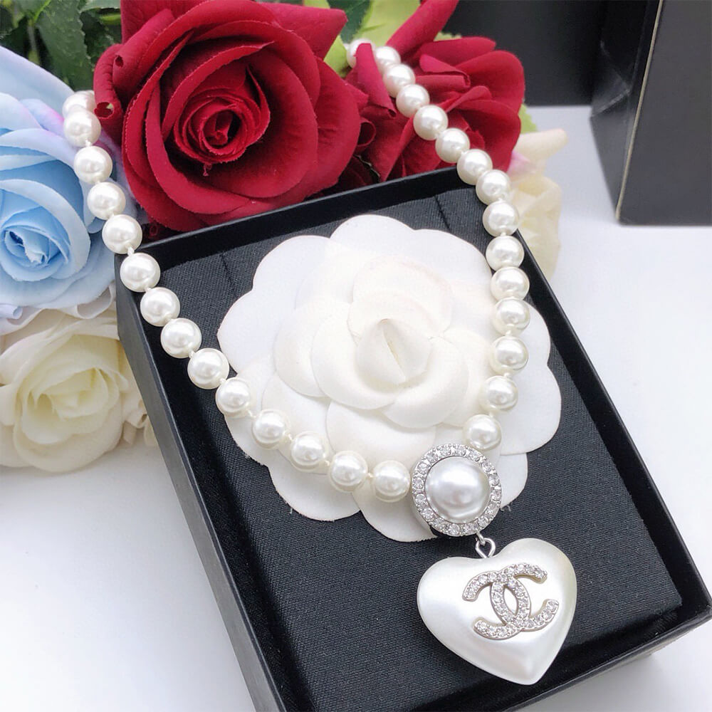 Ch**el Pearl Heart Charm NECKLACE
