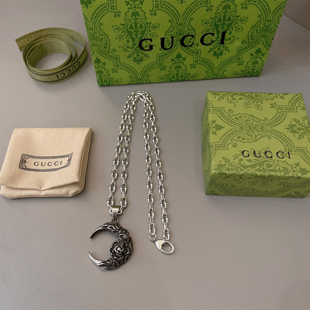 Gvc*1 NECKLACE