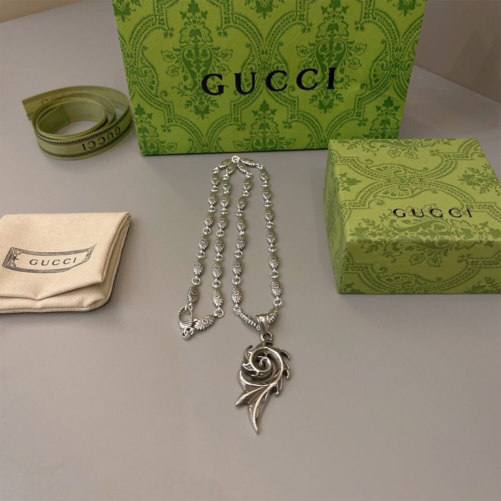 Gvc*1 NECKLACE