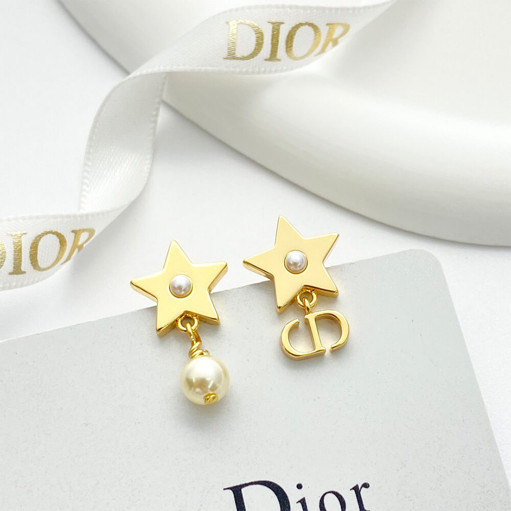 D10r PEARL EARRINGS