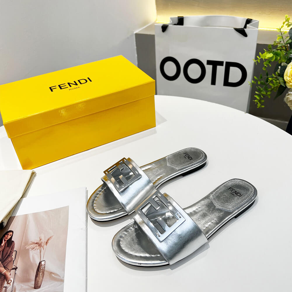 F**di Baguette Slides