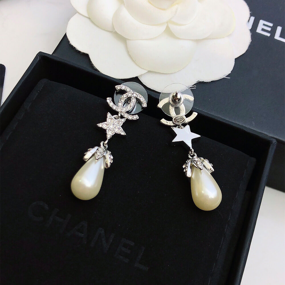 Ch**el PEARL EARRINGS
