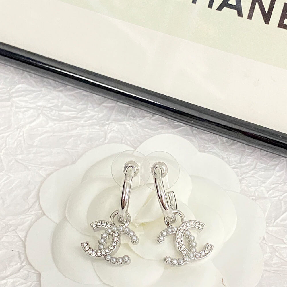 Ch**el D1am0nd EARRINGS