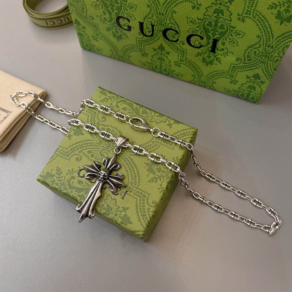 Gvc*1 NECKLACE