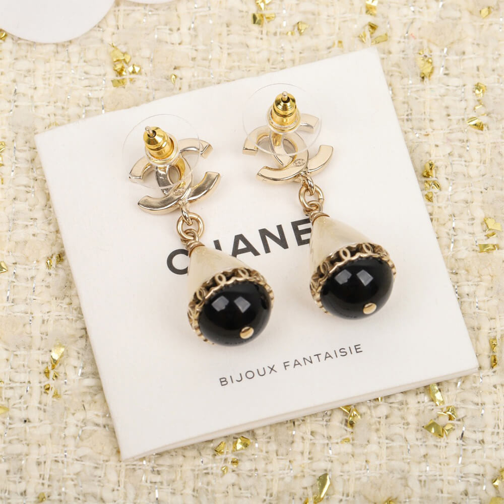 Ch**el D1am0nd EARRINGS