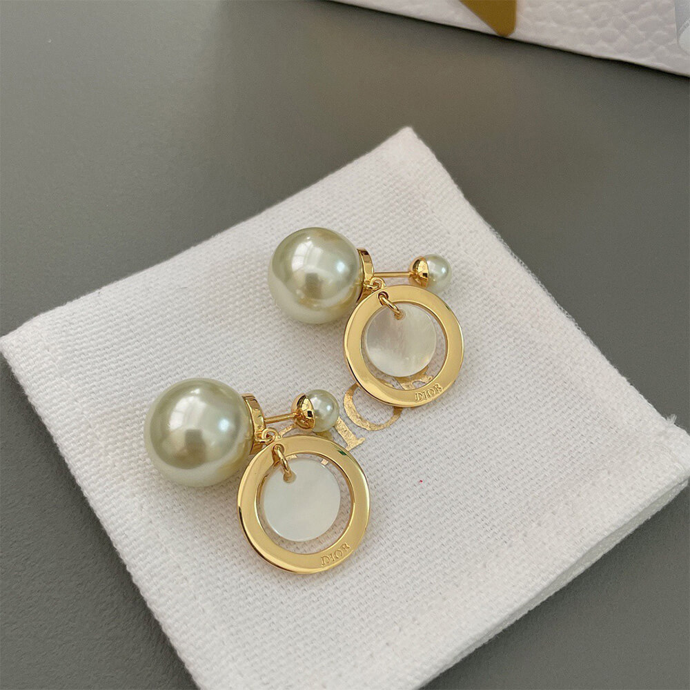 D10r PEARL EARRINGS
