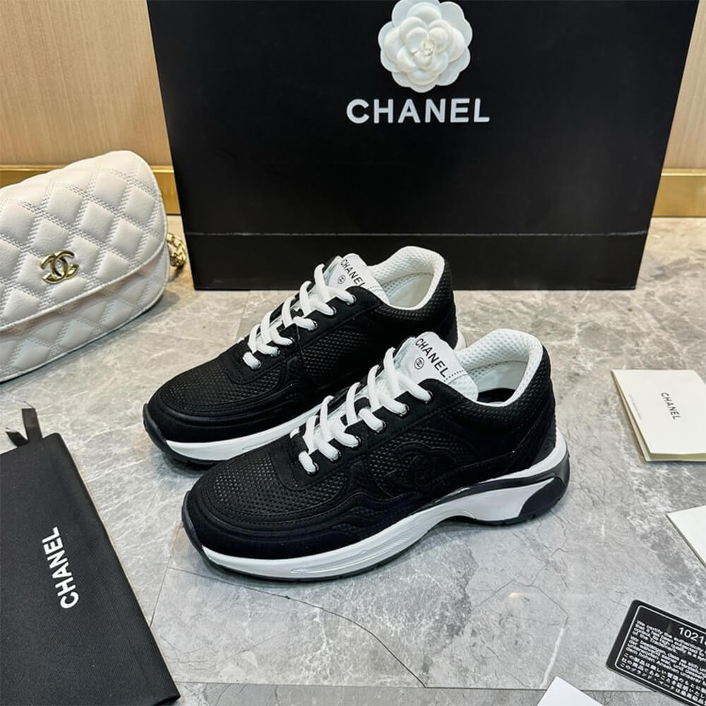 Ch**el Sneaker