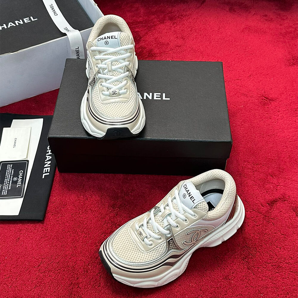 Ch**el Sneaker