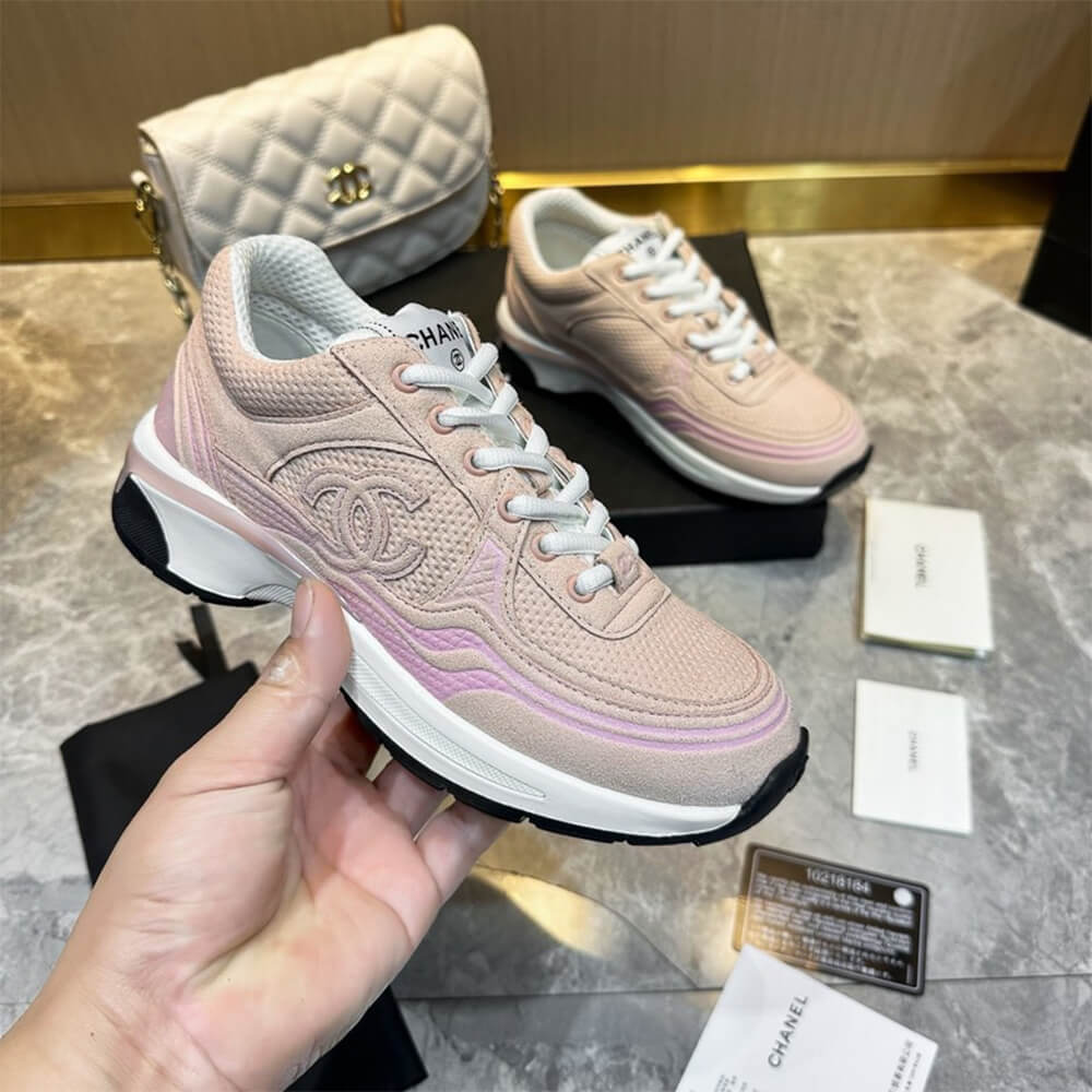 Ch**el Sneaker