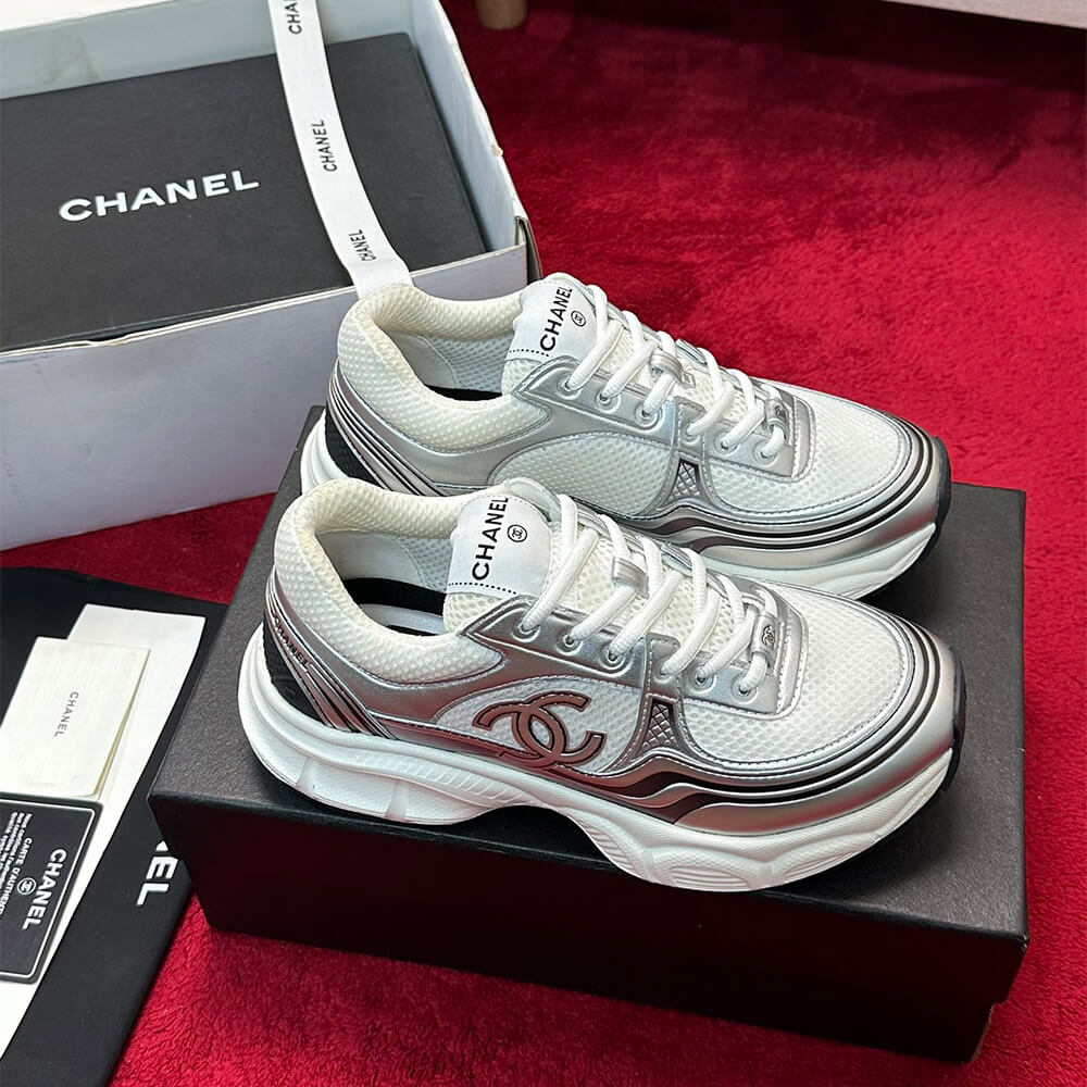 Ch**el Sneaker