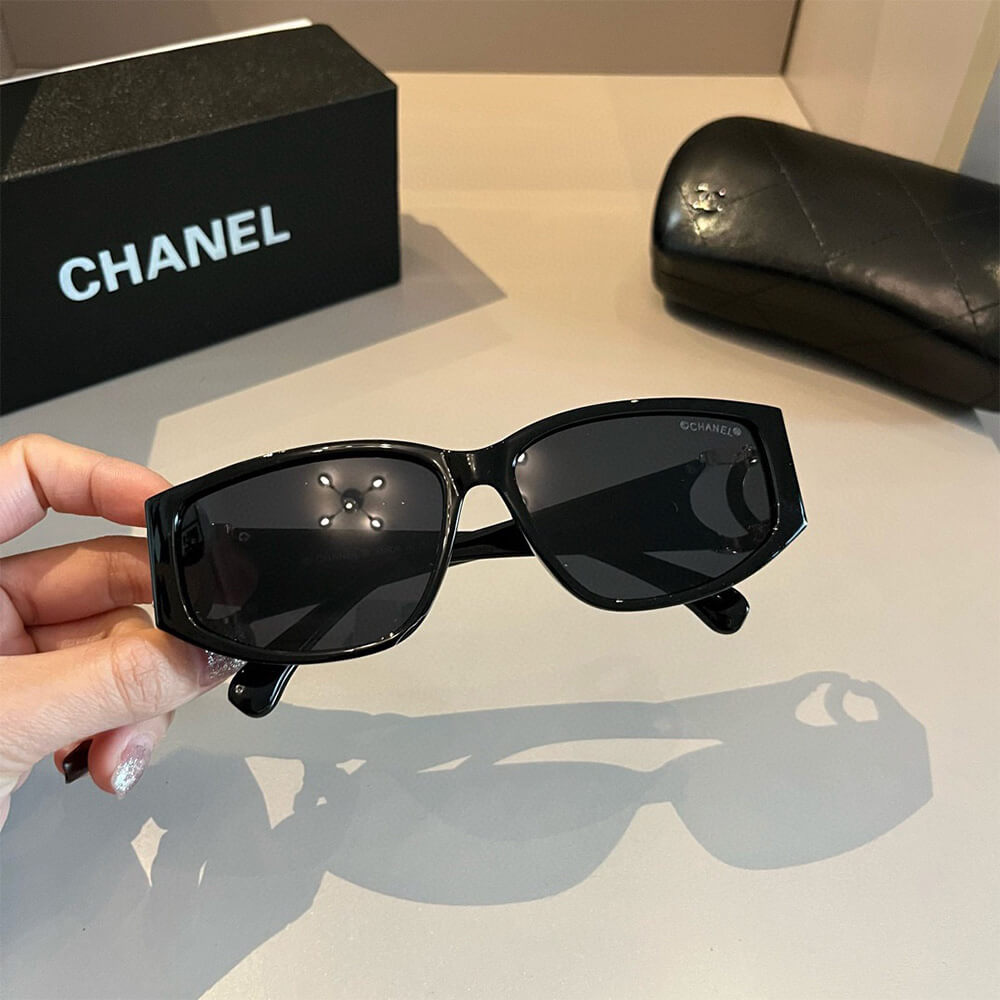Ch**el SUNGLASSES