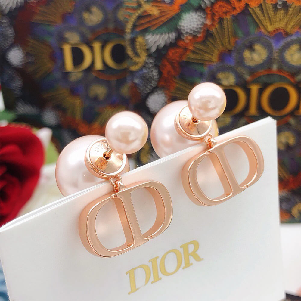 D10r PEARL EARRINGS