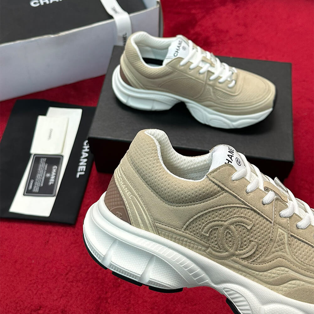 Ch**el Sneaker