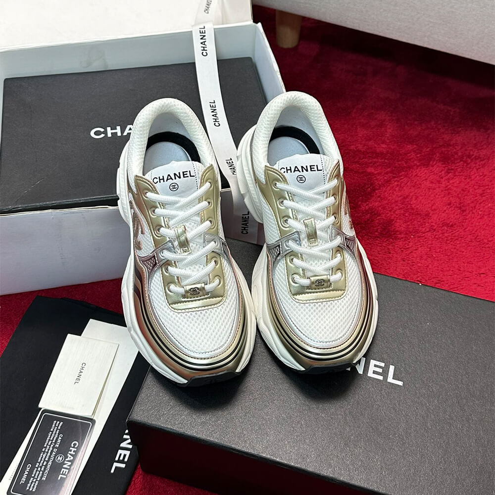 Ch**el Sneaker