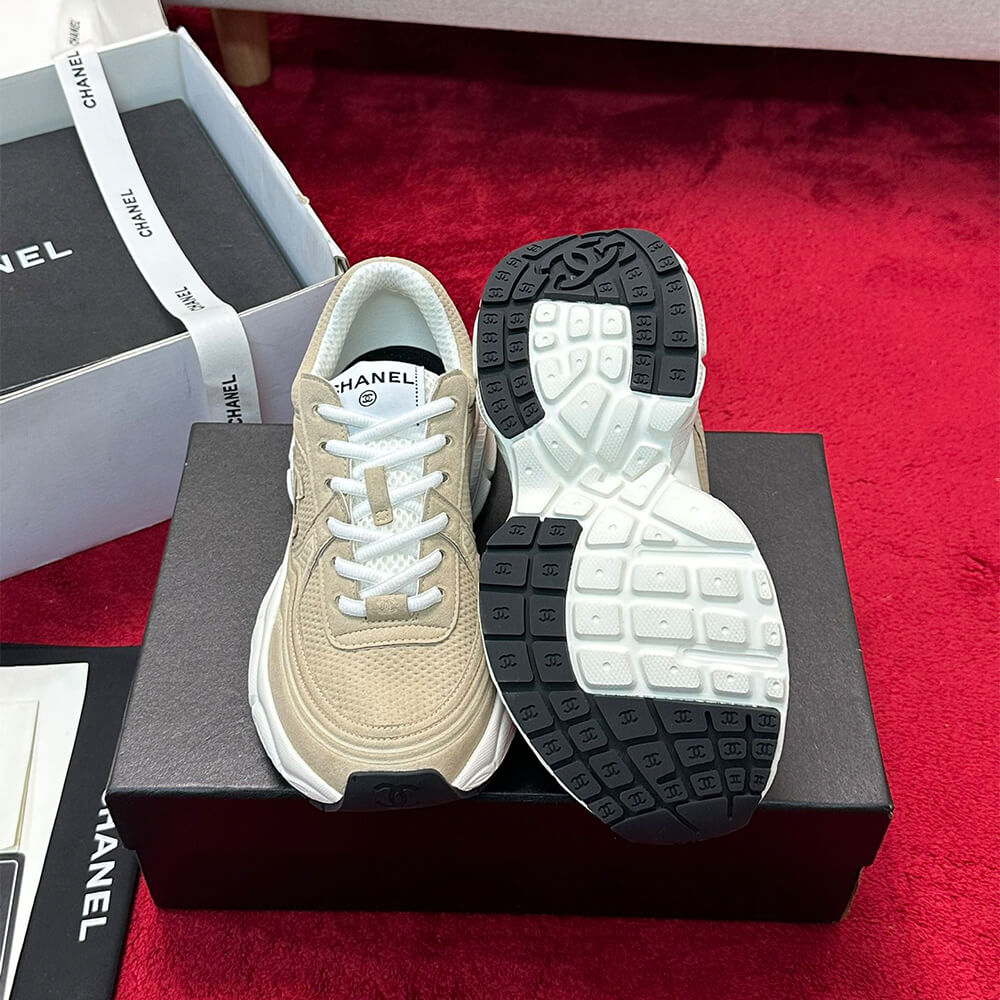Ch**el Sneaker