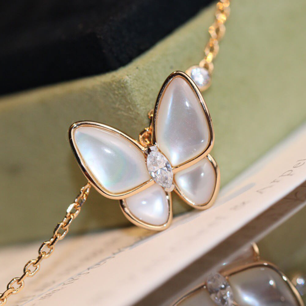 V*n Cl**f & Arpels Necklace