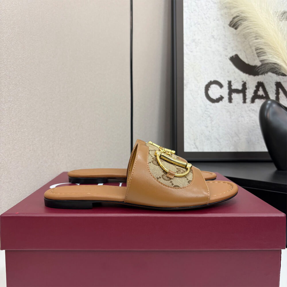 Gvc*1 Women’s slide sandal with Horsebit