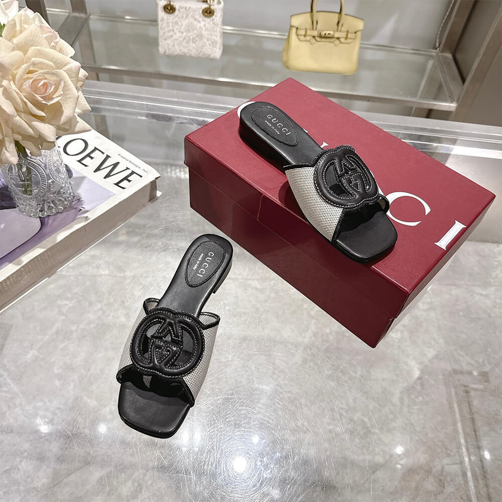 Gvc*1 Women’s Interlocking G slide sandal