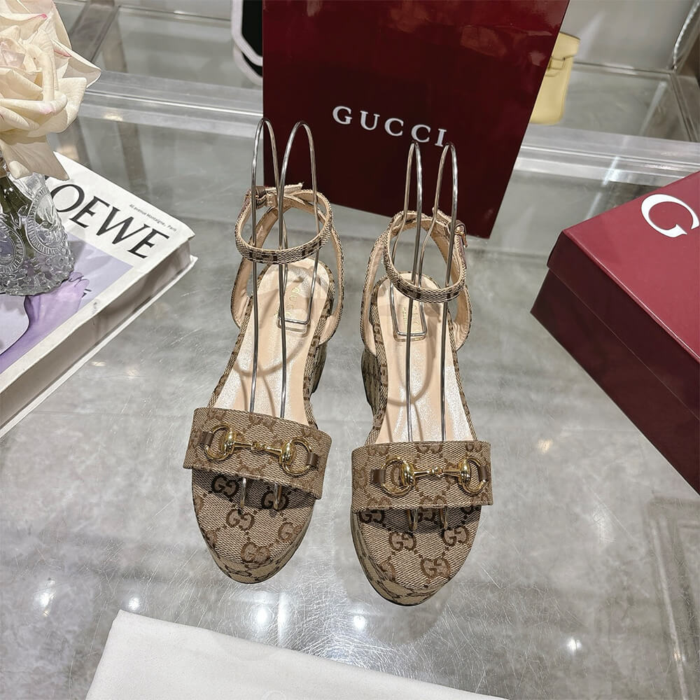 Gvc*1 Women’s Horsebit flatform sandal