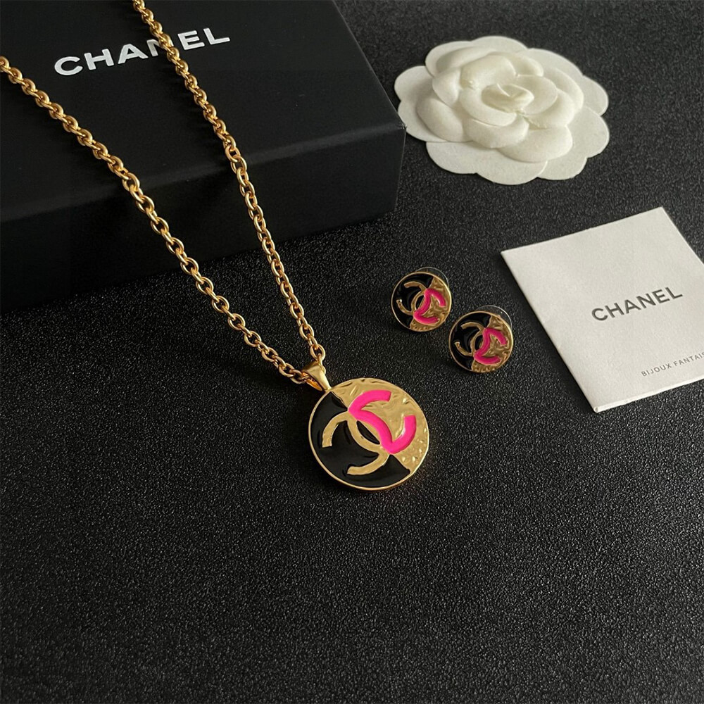 Ch**el Necklace