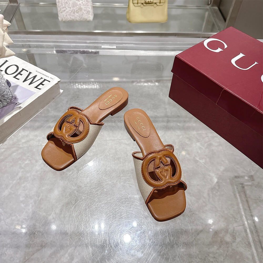 Gvc*1 Women’s Interlocking G slide sandal
