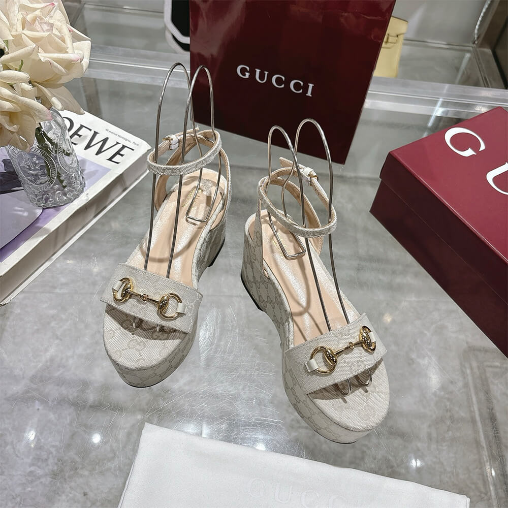 Gvc*1 Women’s Horsebit flatform sandal