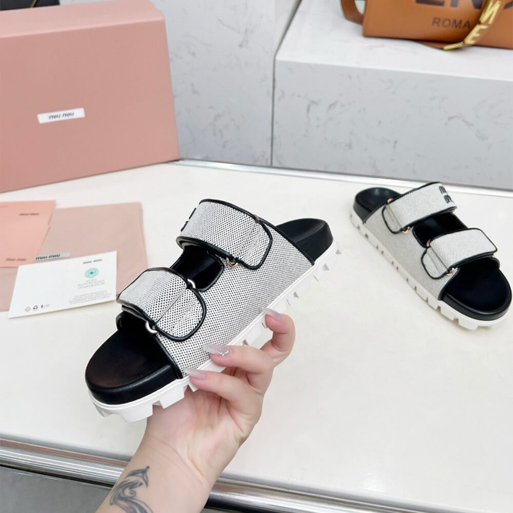 M1um1u Canvas slides