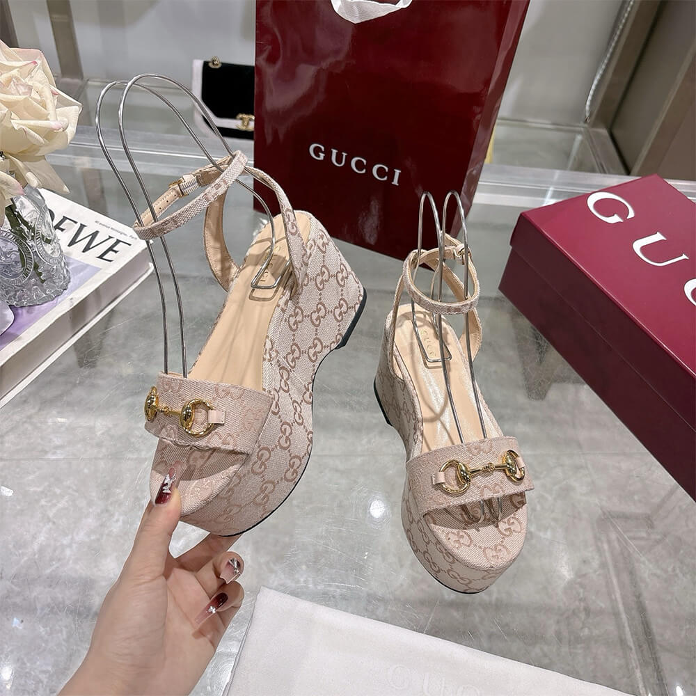 Gvc*1 Women’s Horsebit flatform sandal