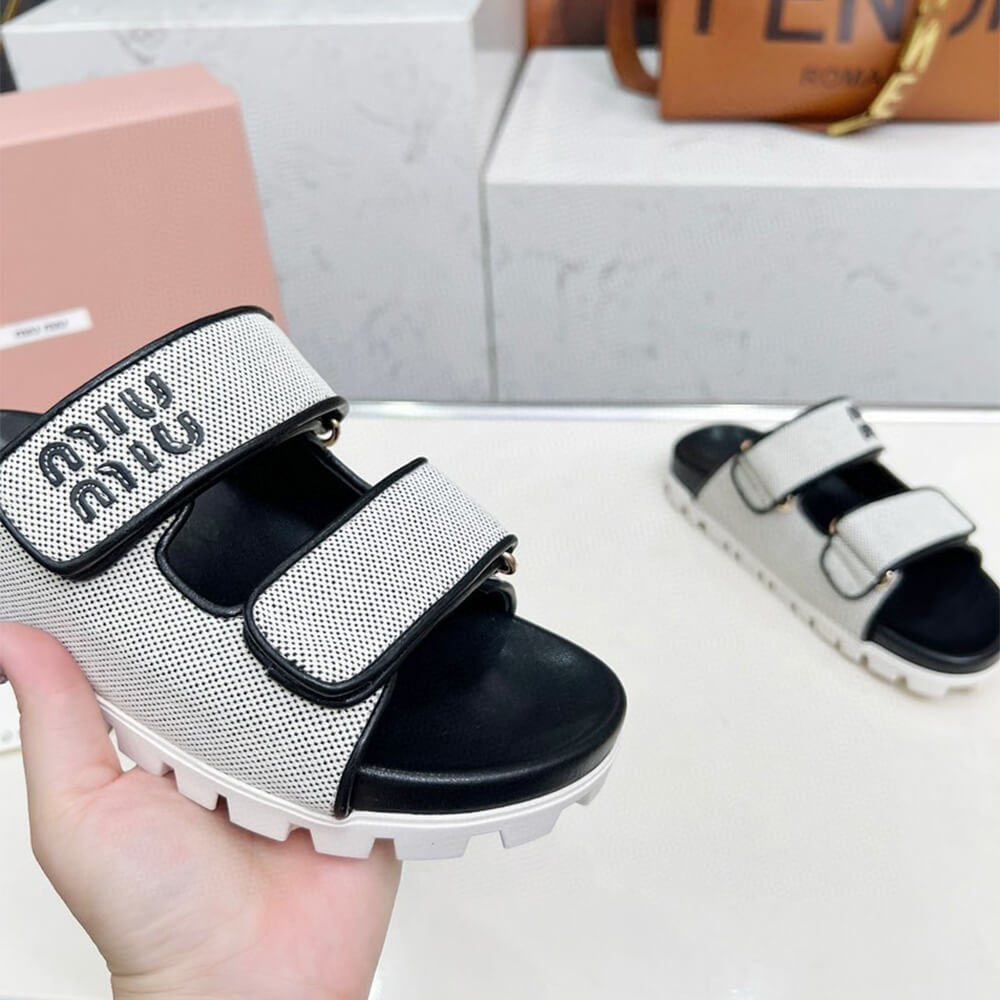 M1um1u Canvas slides