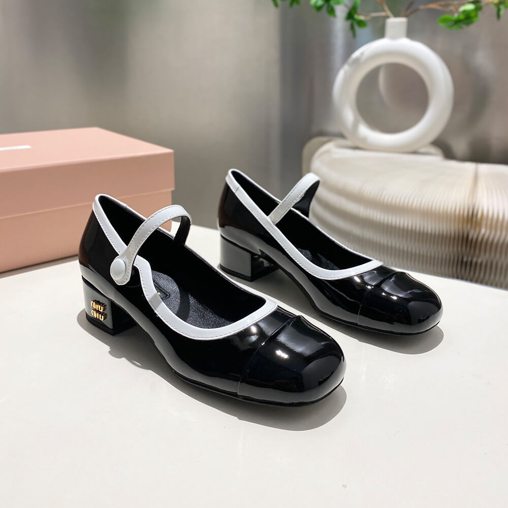 M1um1u Two-tone patent leather Mary Jane pumps