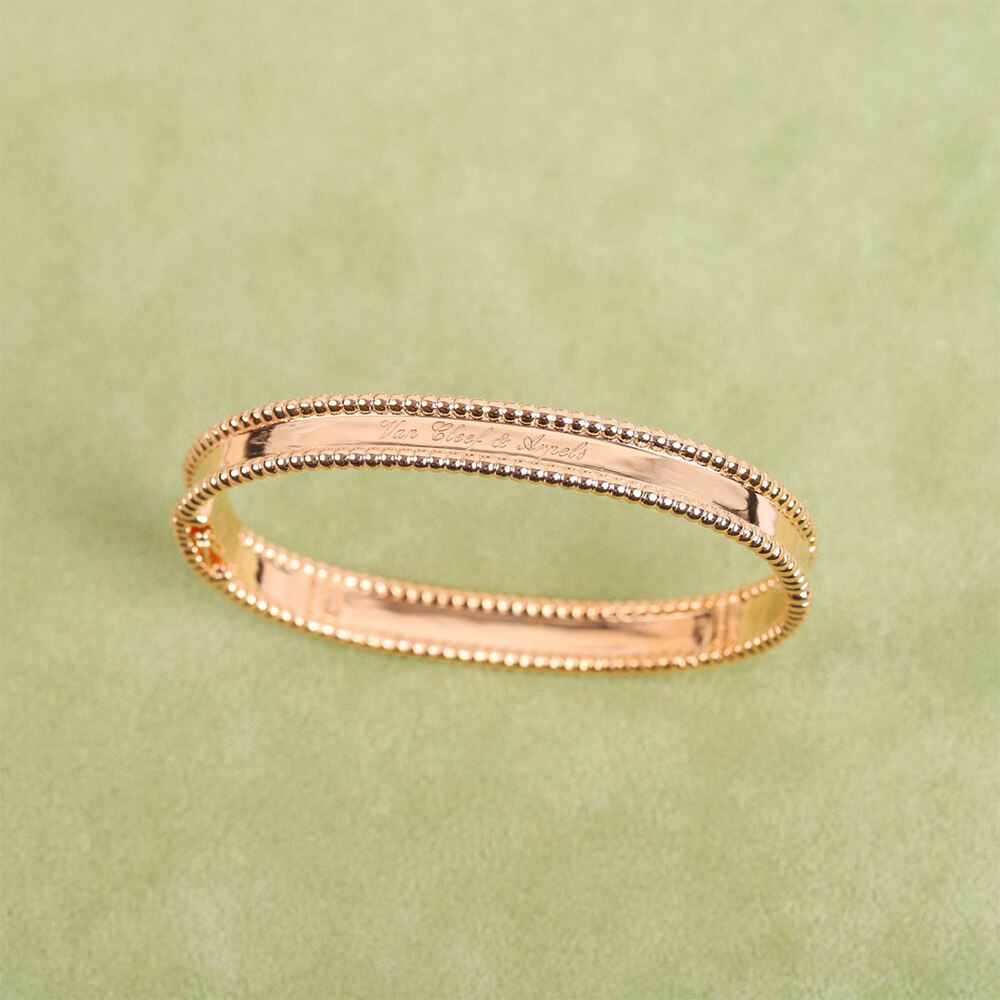 V*n Cl**f & Arpels Perlée Signature Bracelet, medium model