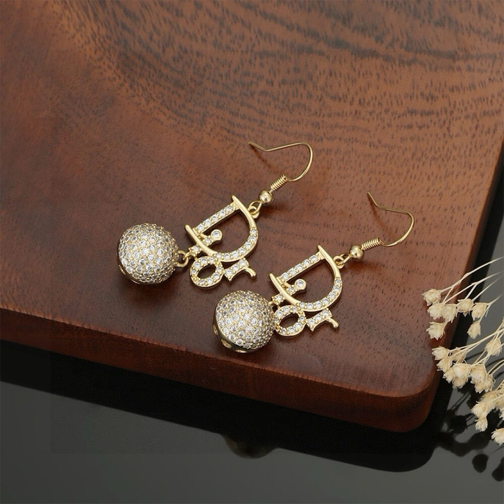 D10r EARRINGS