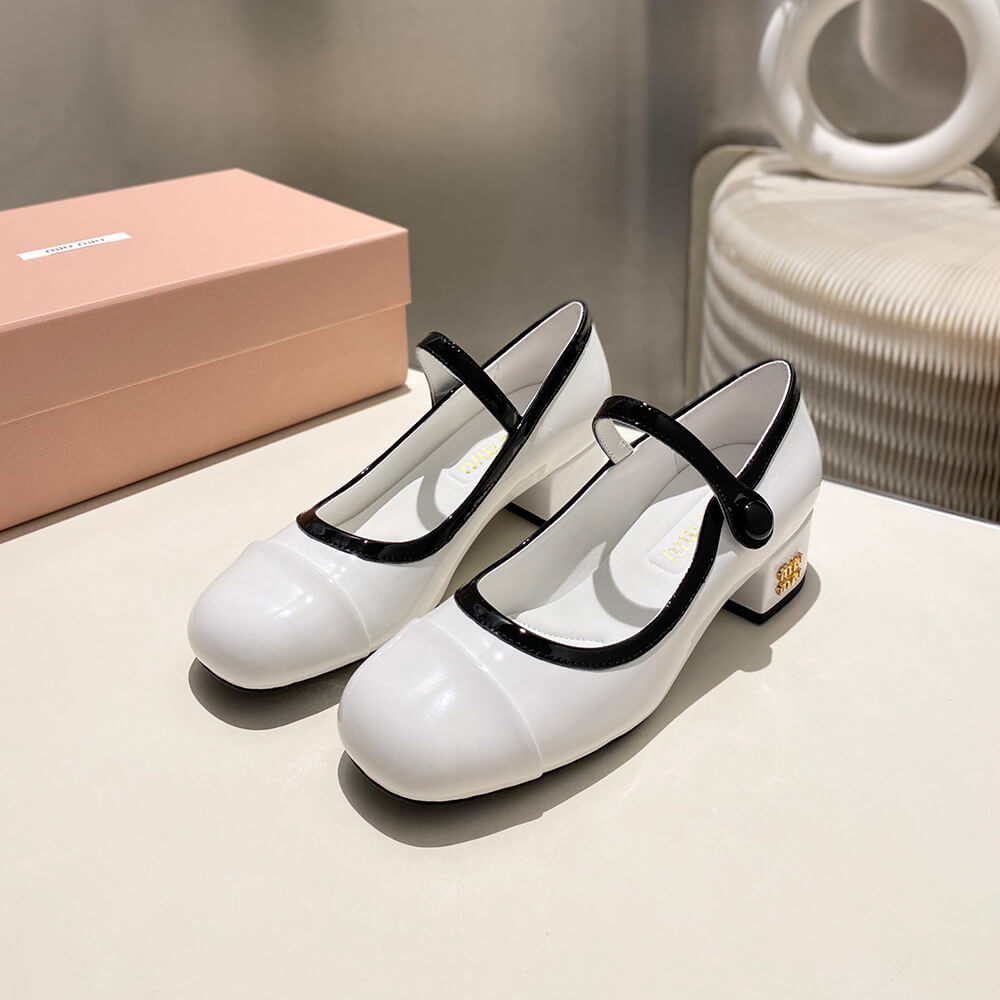 M1um1u Two-tone patent leather Mary Jane pumps