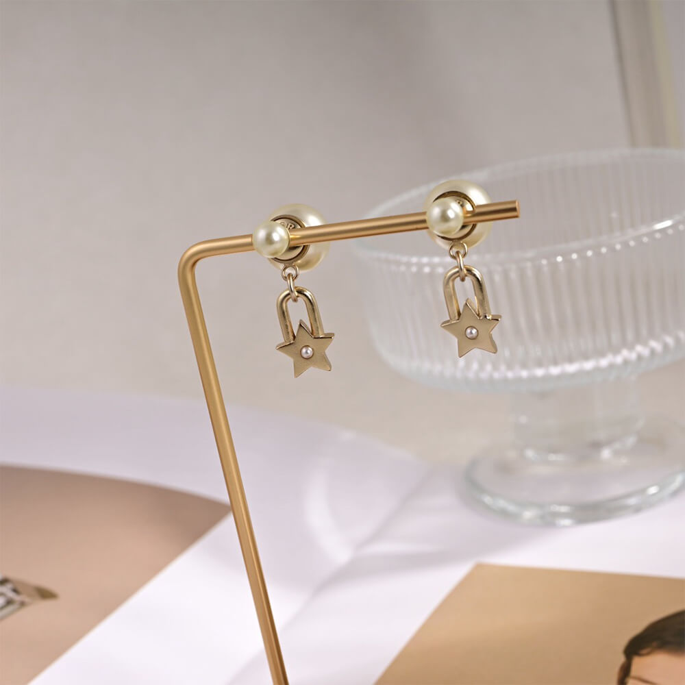 D10r EARRINGS