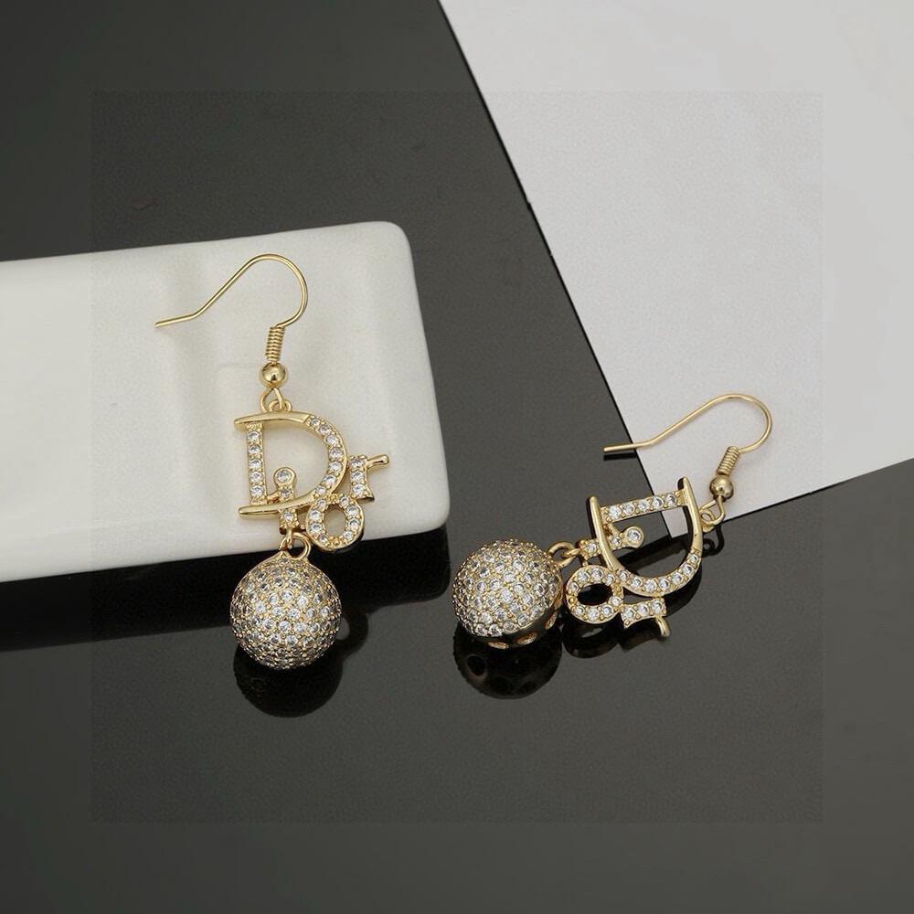D10r EARRINGS