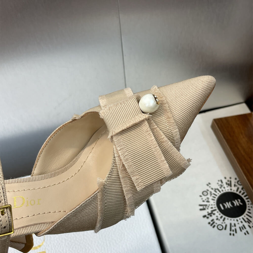 D10r AD10rable Heeled Mule