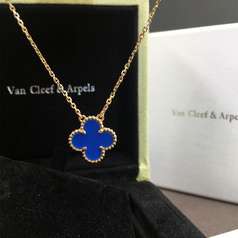 V*n Cl**f & Arpels Vintage Alhambra pendant