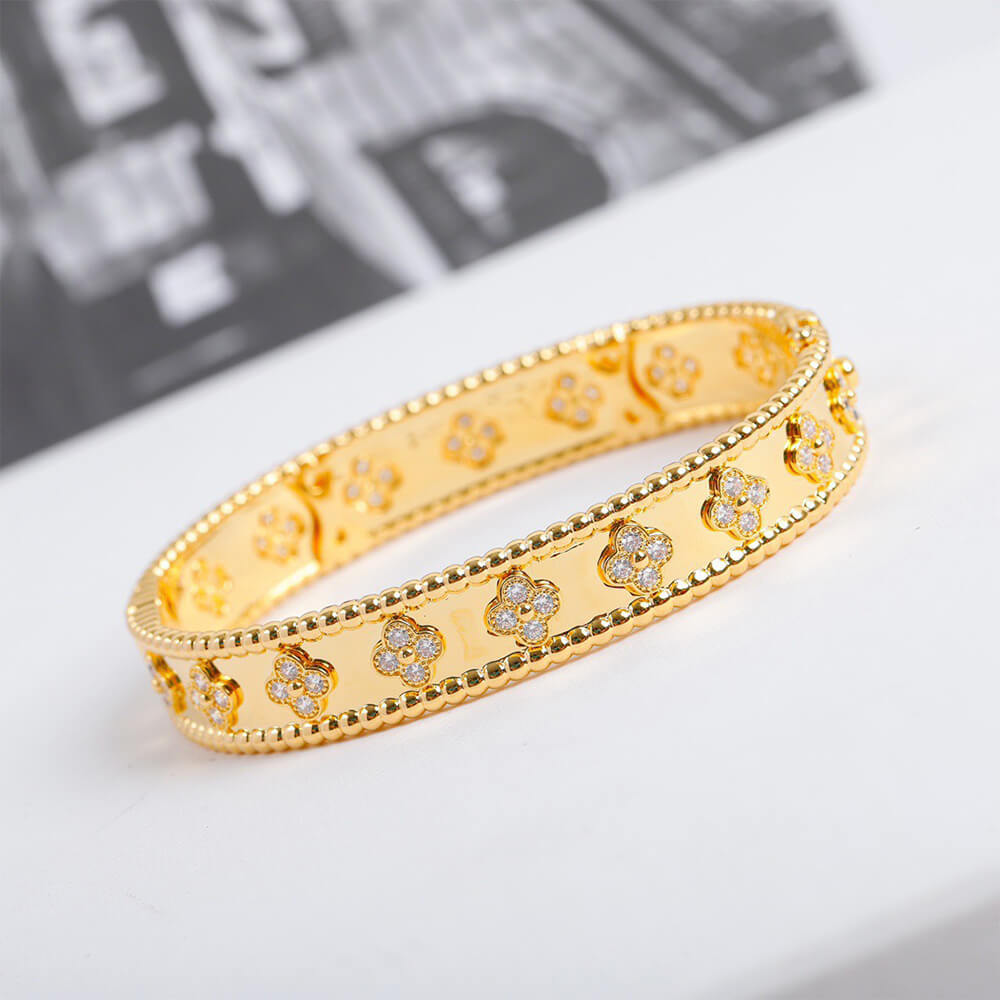V*n Cl**f & Arpels Perlée clovers bracelet, medium model