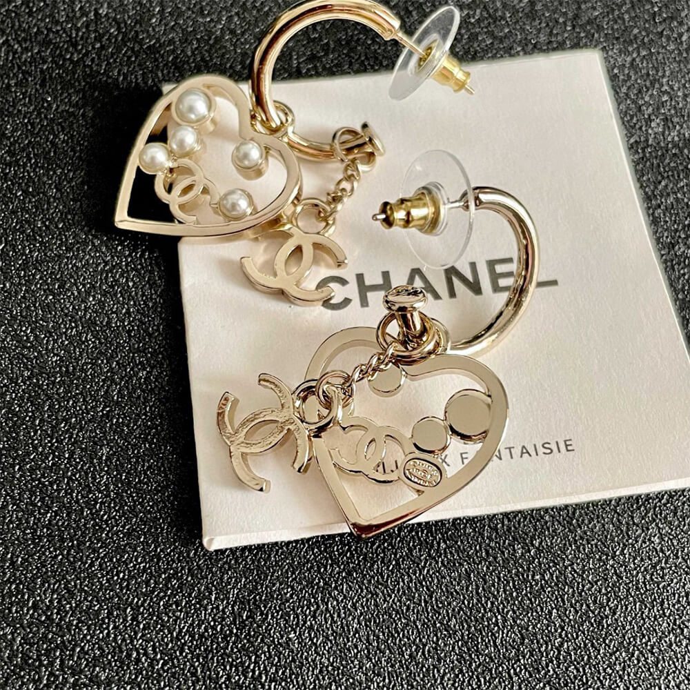 Ch**el PEARL EARRINGS