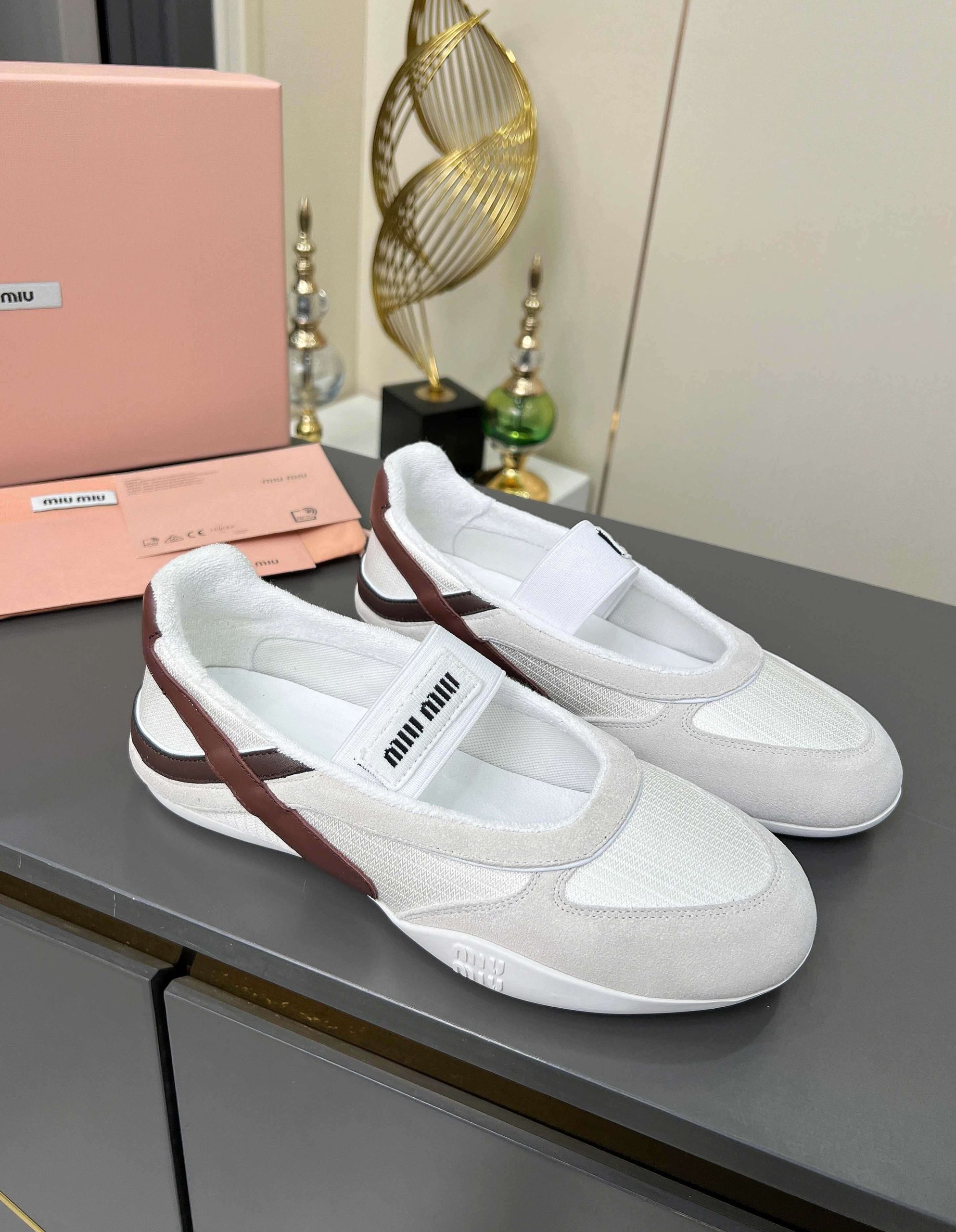M1um1u Gymnasium technical fabric and suede ballerinas