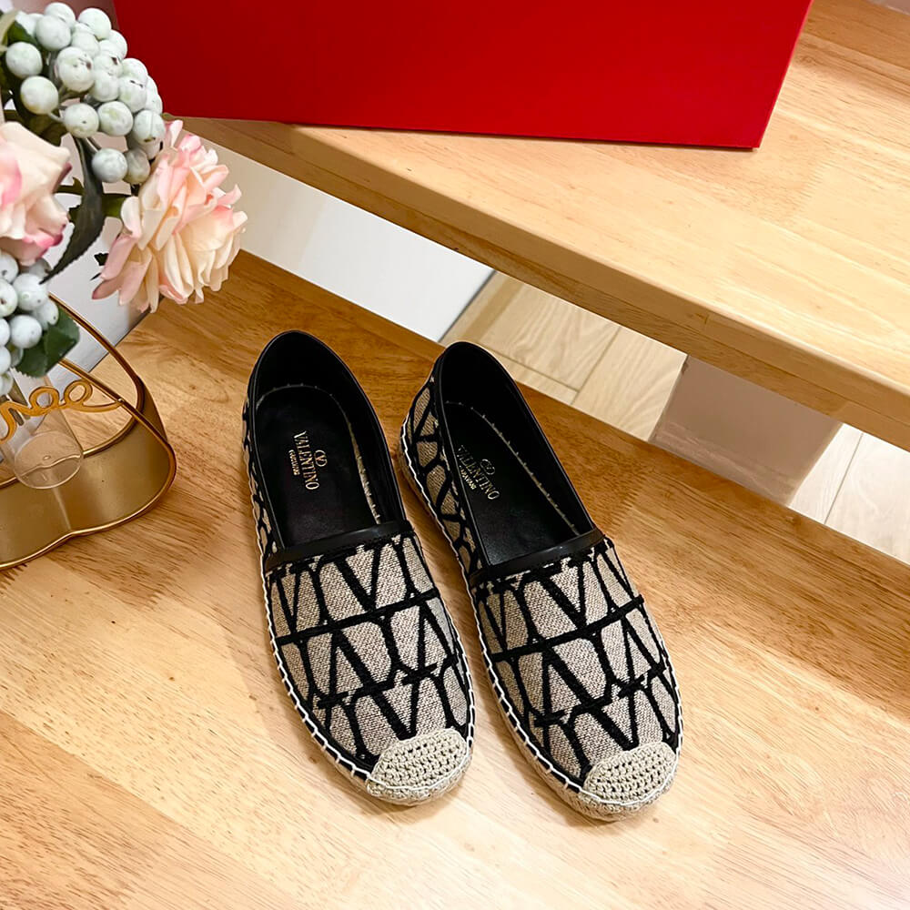 Va1e*ntin0 Garavani Espadrilles